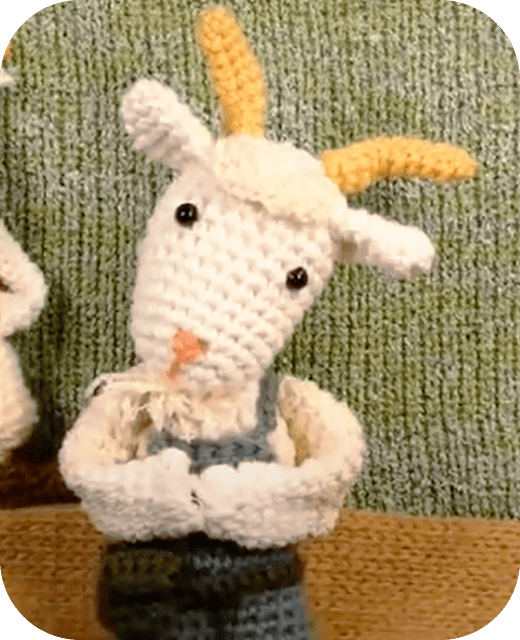 ヴェン(半立体の編みぐるみ)が腕組みしている画像