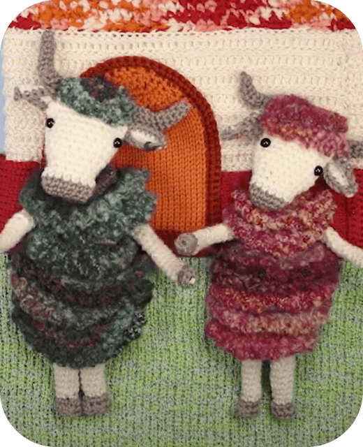 ヤチャチャとディー(半立体の編みぐるみ)がお出迎えしている画像